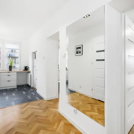 Premium Grunwaldzka By Renters מלון