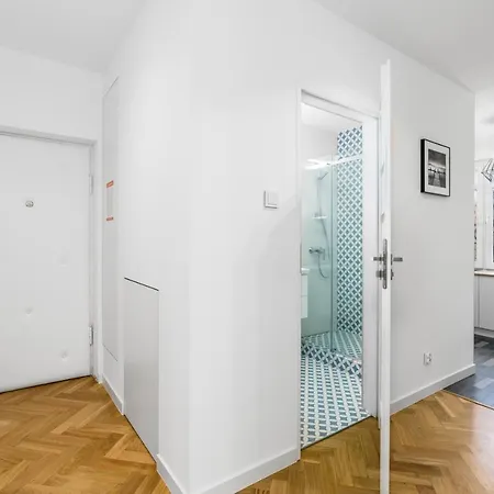 Premium Grunwaldzka By Renters מלון